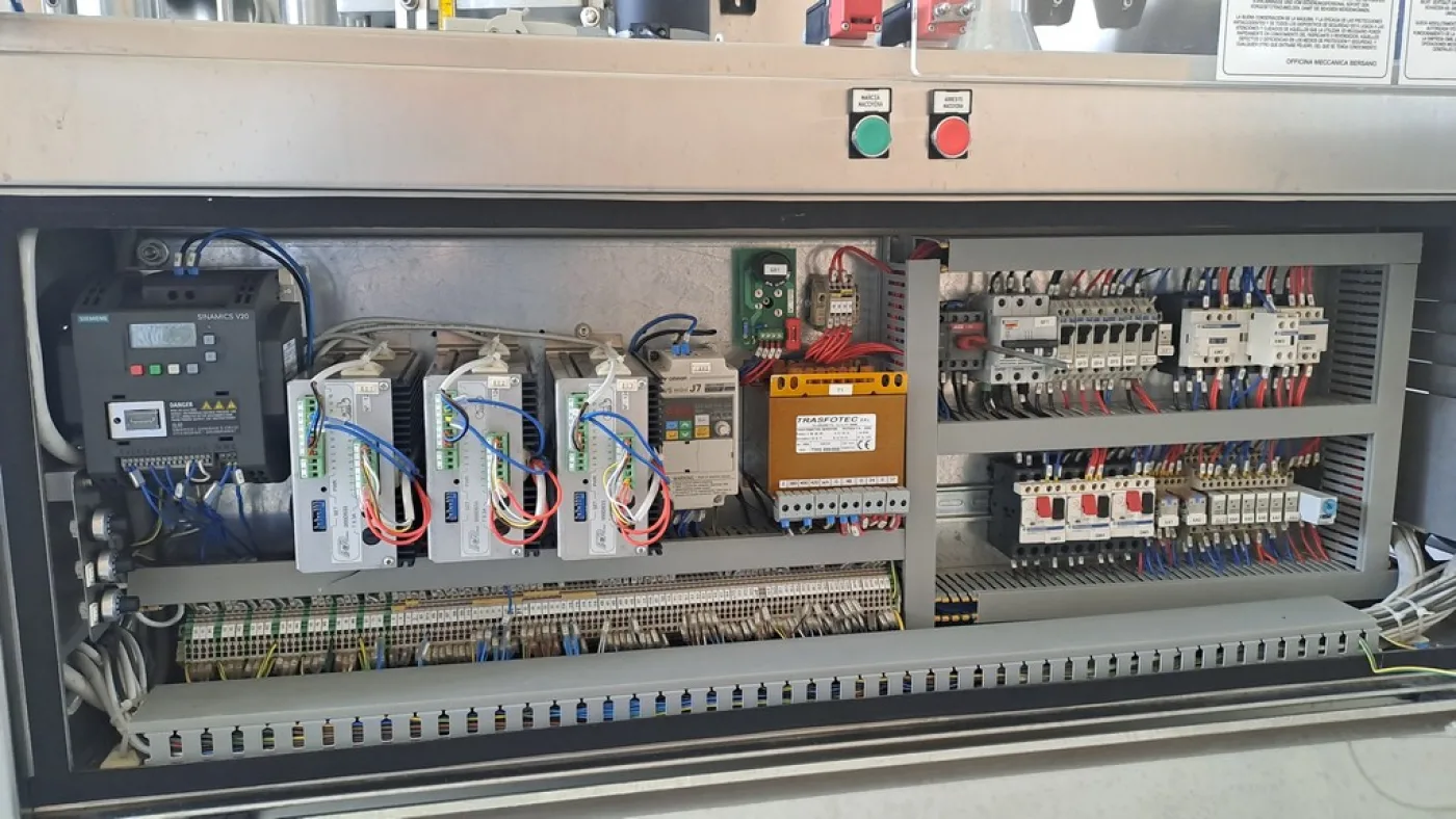 OMB THREE-STATION ADHESIVE LABELLING MACHINE WITH CAPSULE DISTRIBUTOR, SECOND-HAND MACHINE - 7