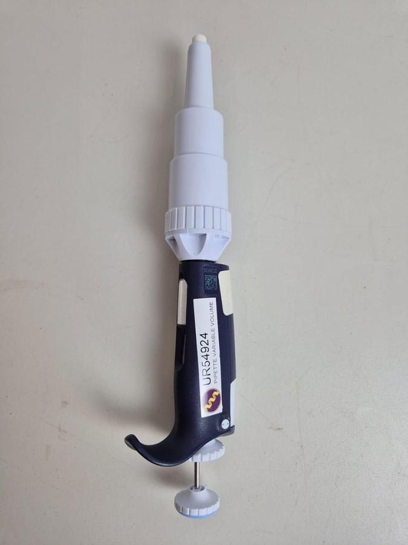 Gilson PIPETMAN L P10mL 1-10mL Single Channel Pipette Colour-code Light Blue