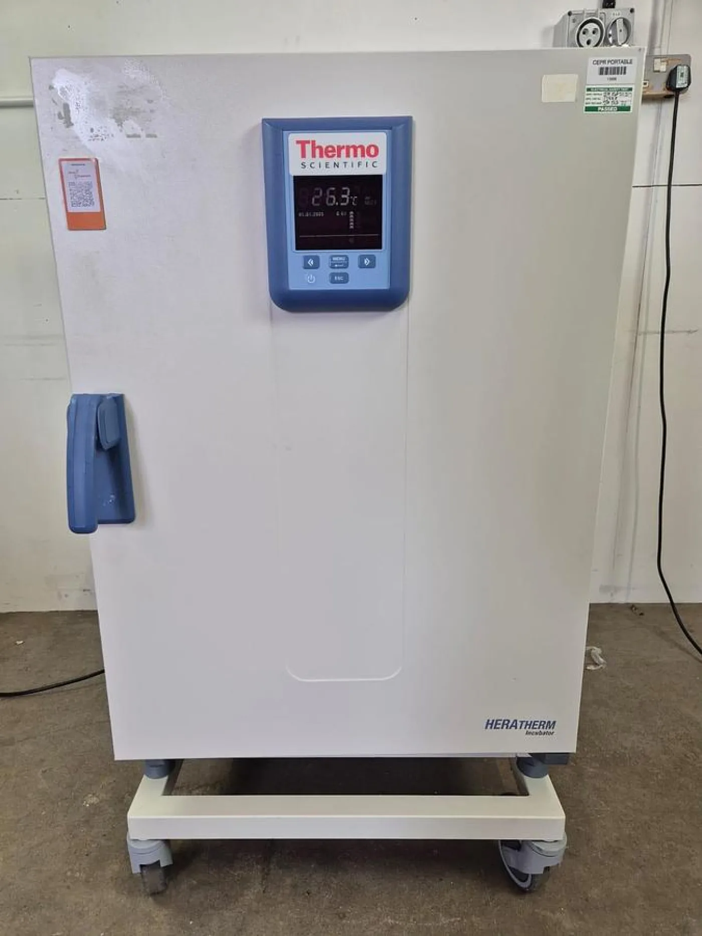 Thermo Scientific Heratherm IMH180 Incubator - 2