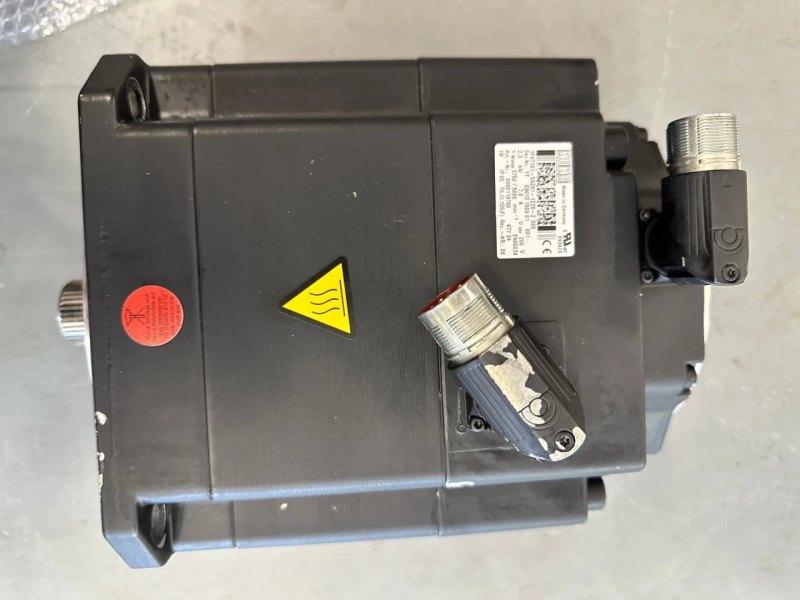 Kuka Servomotor 1FK7101-5AZ91-1ZZ9-Z S06