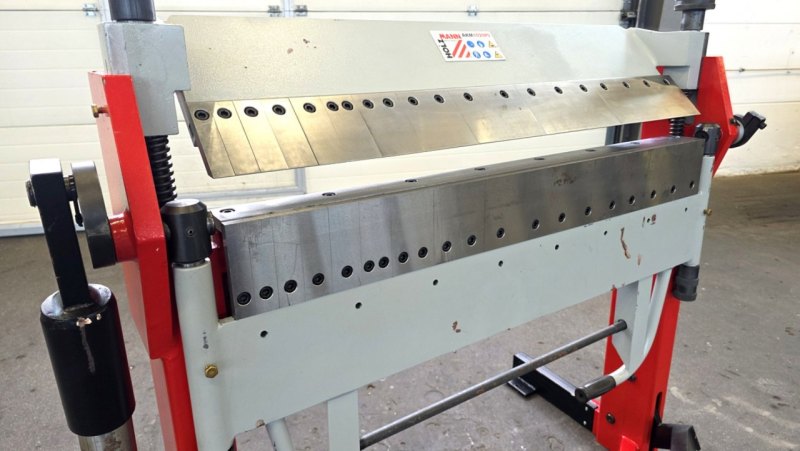 Händische Schwenkbiegemaschine HOLZMANN AKM 1020 PS