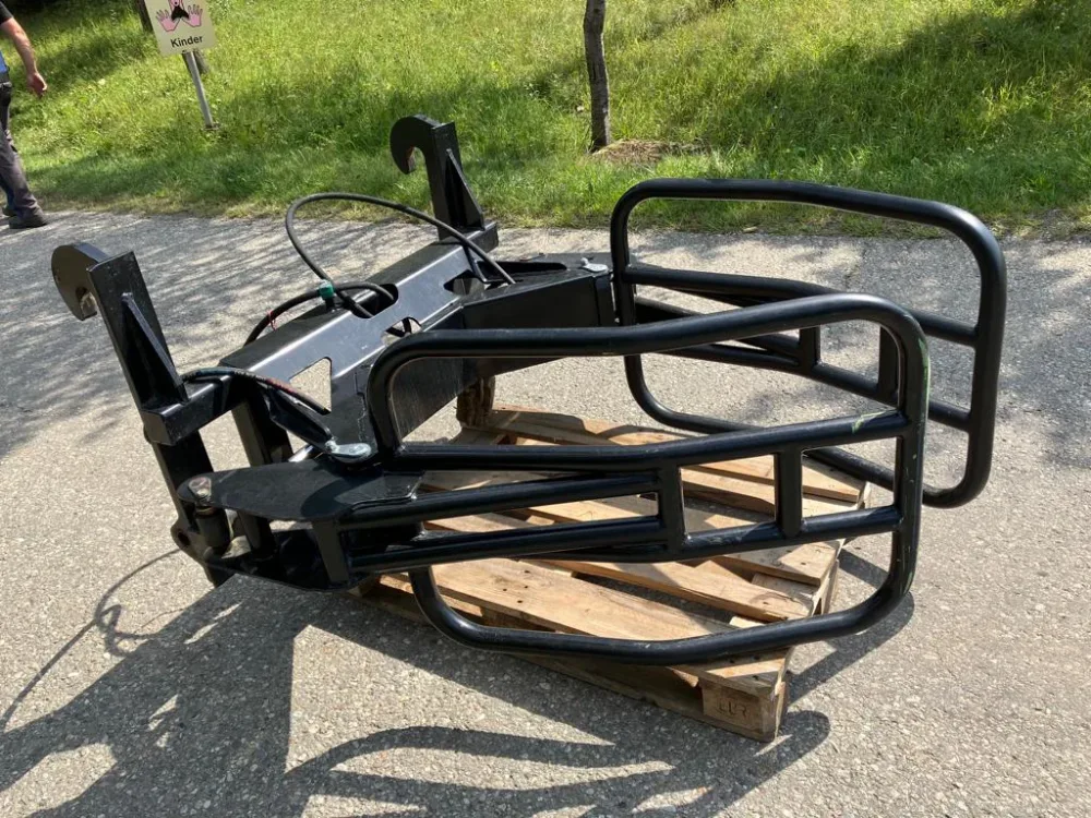 Großballenzange mit JCB Q-Fit