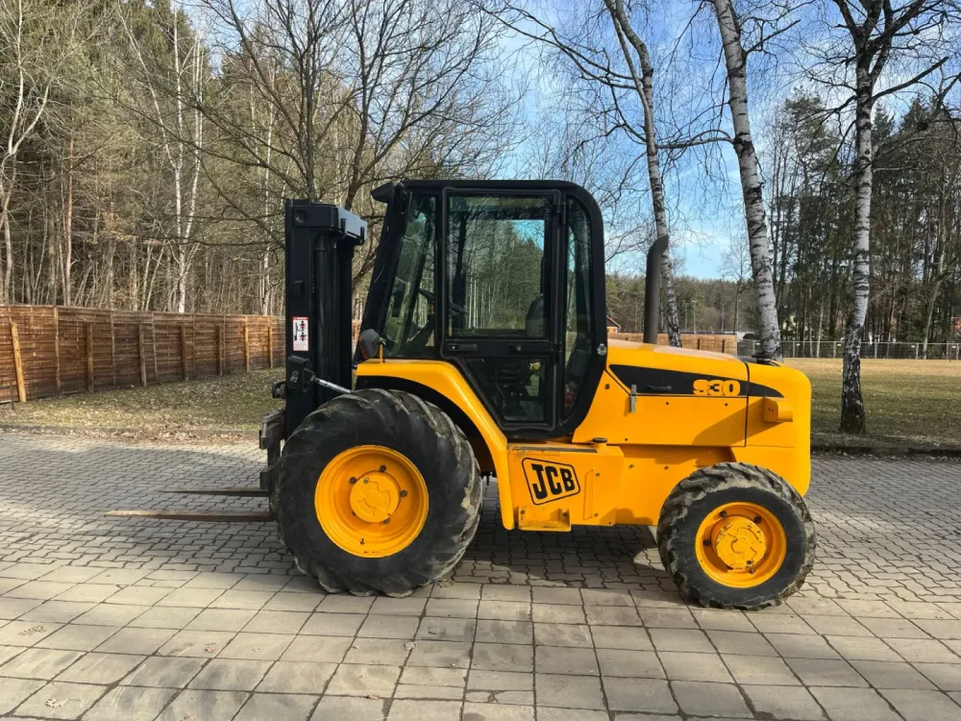 JCB - 930 - 1