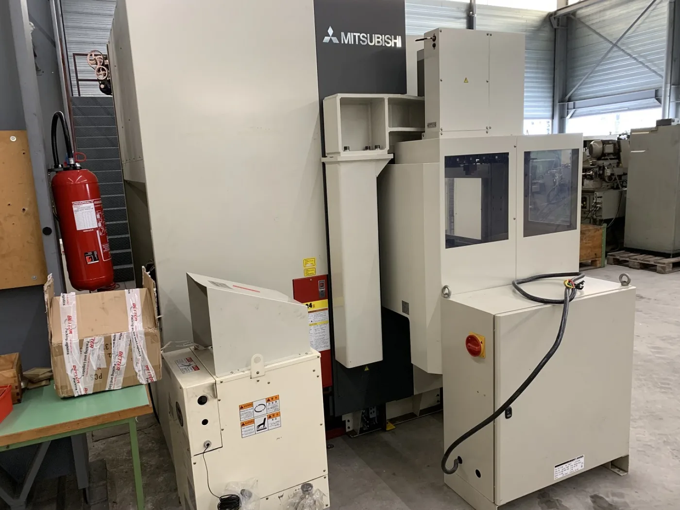 MACHINE A ETINCELER PAR ENFONCAGE “MITSUBISHI” TYPE EA12-VM - 8