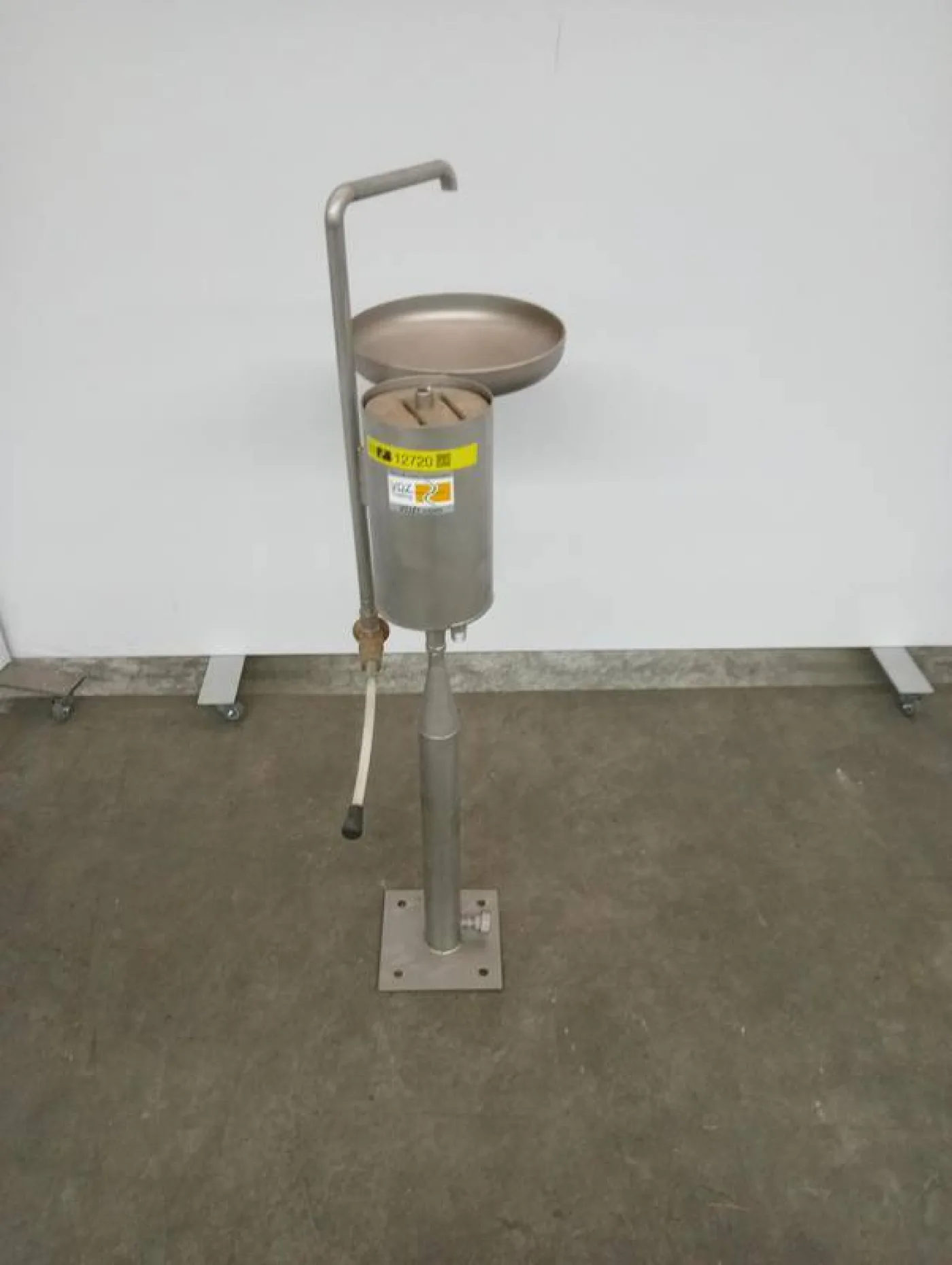 Wash basin with sterilizer - 5