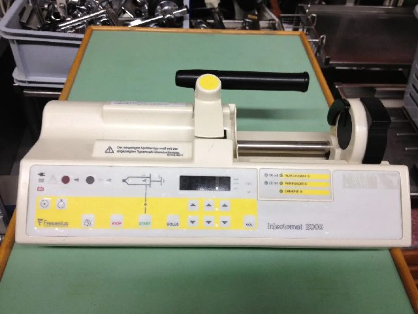 Fresenius Injektomat 2000 (MC und P) Spritzenpumpe - 1