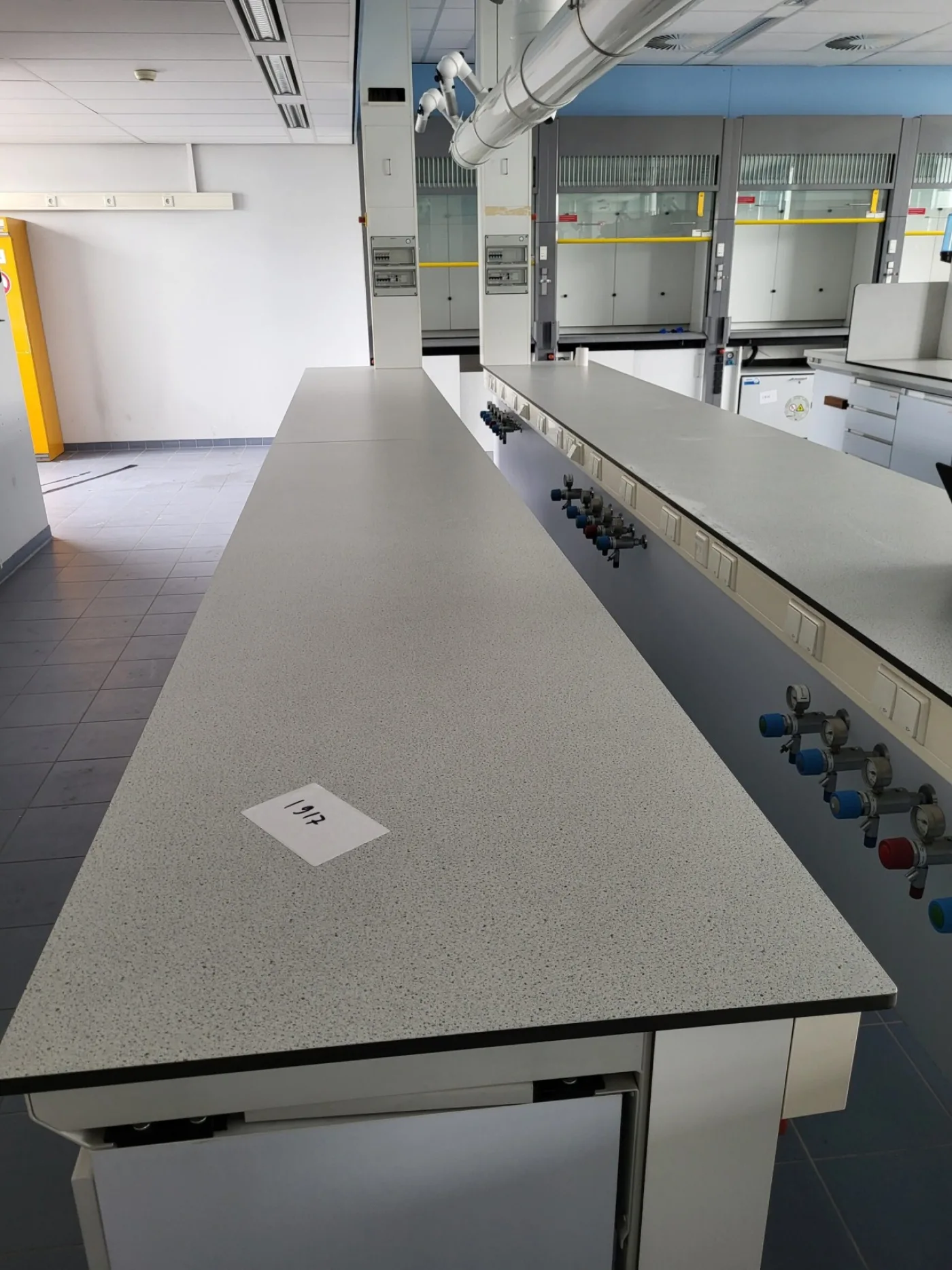 1917 – Used S+B Island instrument table (600 cm) - 3