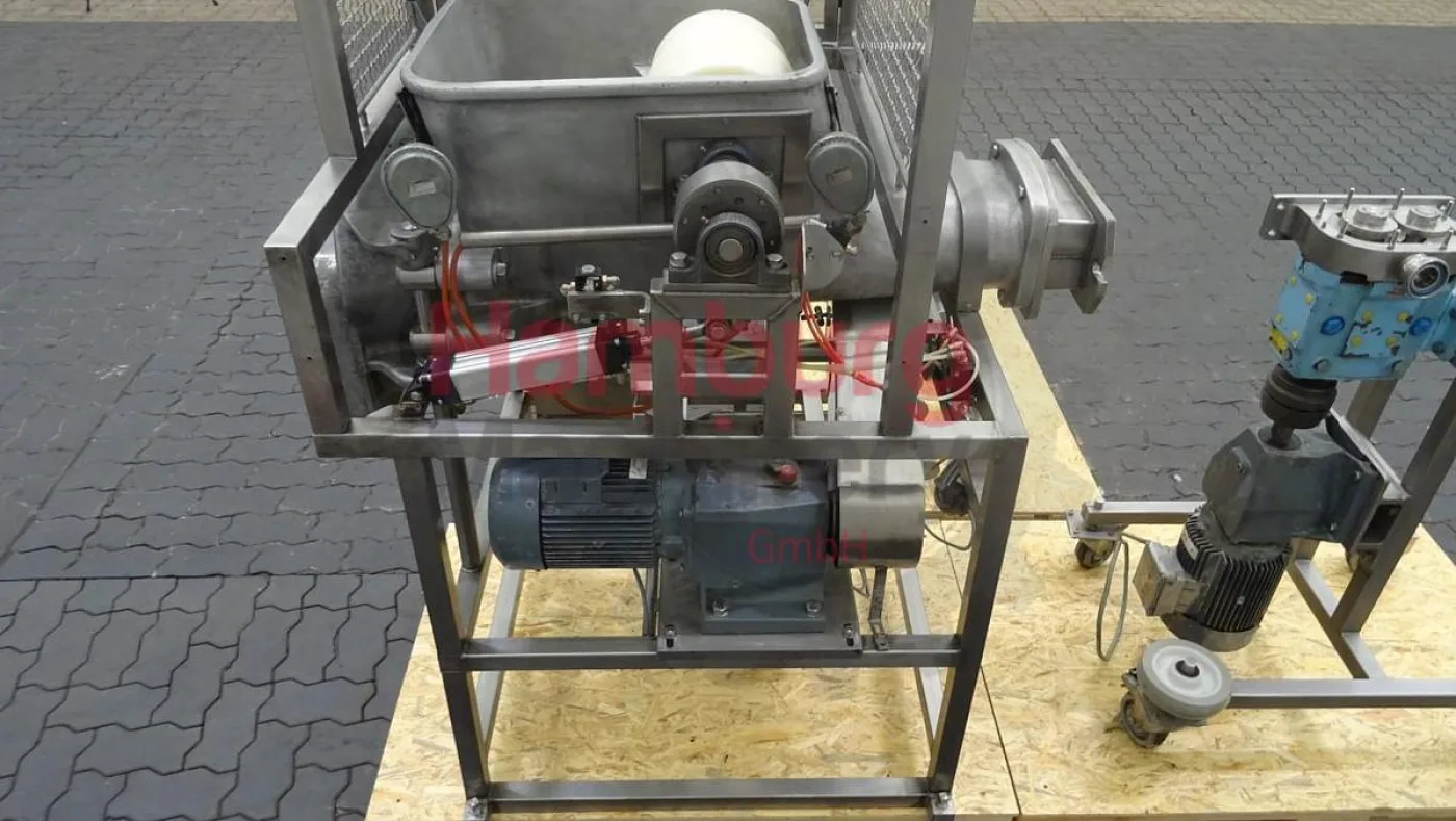 Aluminium through with augers and outfeed lobe pump, Benhil / Waukesha 034 - 8