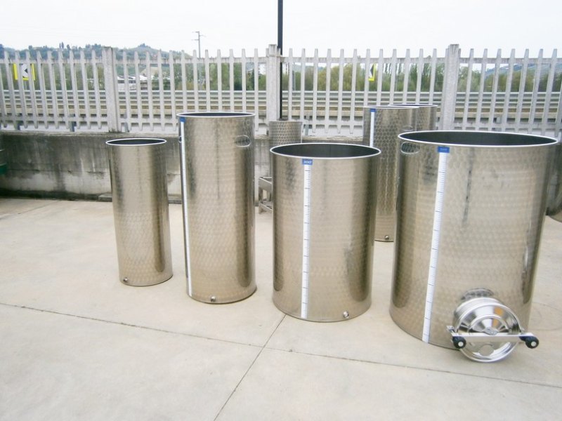 STAINLESS STEEL TANK CAPACITY LITERS 100-200-300 AND 500 WITH DOOR PNEUMATIC FLOATING LID FLAT BOTTOM NEW EQUIPMENT