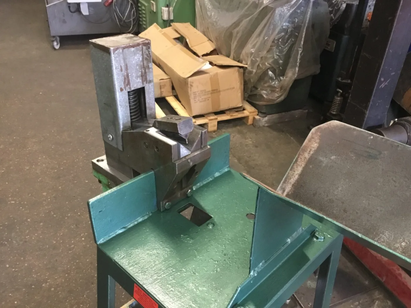 Duct Slip Joint Pneumatic Corner Notcher 50mm - WNS - W. Neal Services Ltd - 2