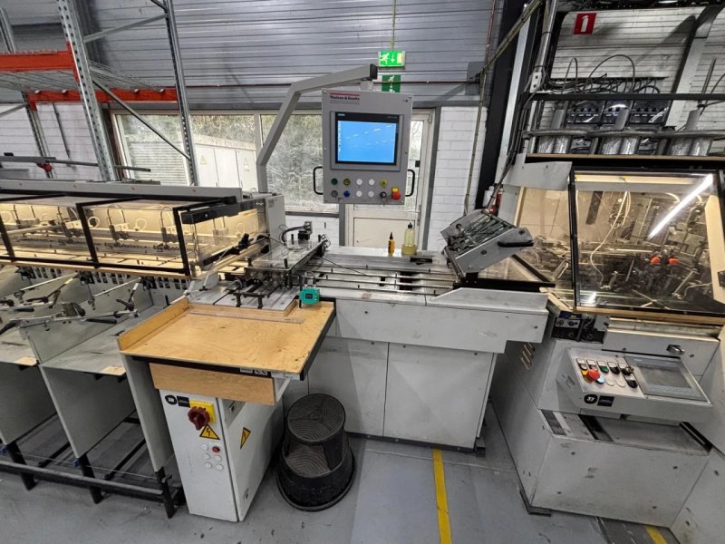 Theisen & Bonitz Flex B316 SP+TB B304 QSM fully automated sheet collator with stich fold three knife trimmer