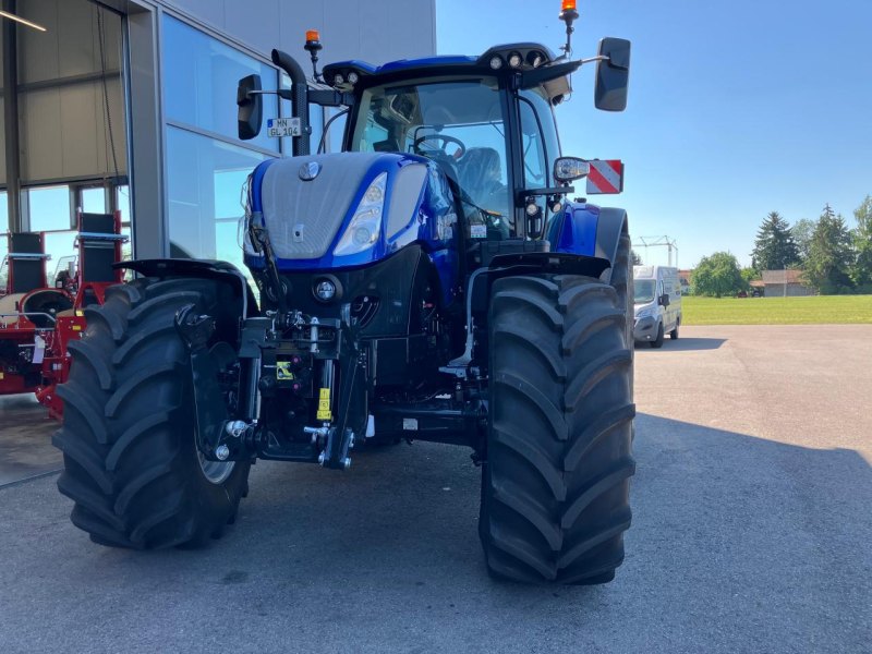 Schlepper New Holland T 7.245 Auto Command New Gen