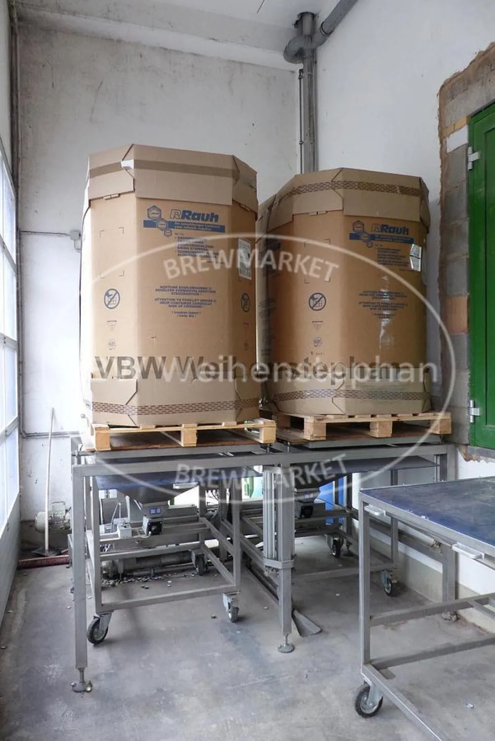 Cap Feeding System