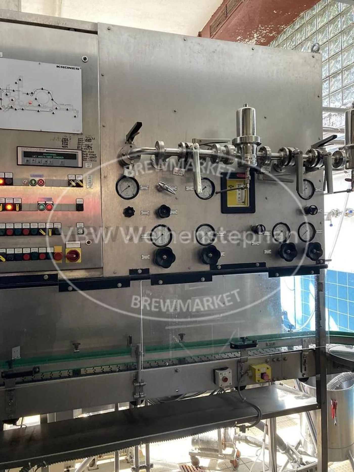 bottle filler/capper/labeller - 2