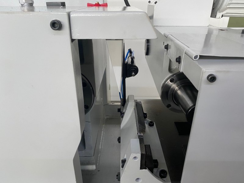 RECTIFIEUSE CENTERLESS “MICROREX” TYPE 1H (1/26)