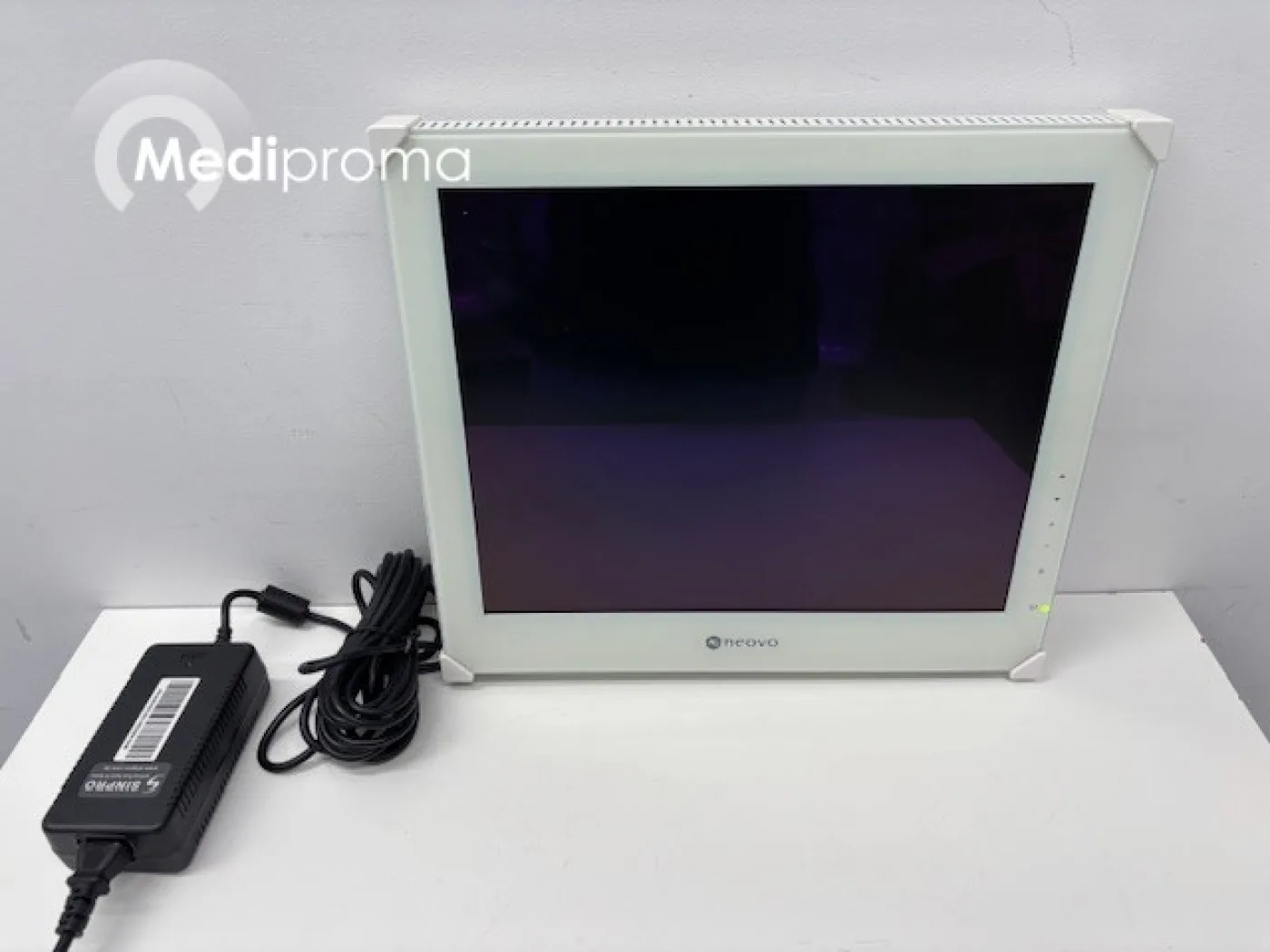 AG Neovo DR-17 Monitor - 1
