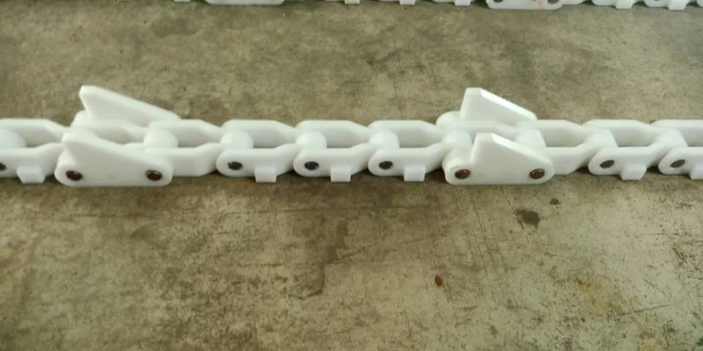 Plastic chain with blocks - 2