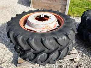 Pair of 12.4R32 rowcrops