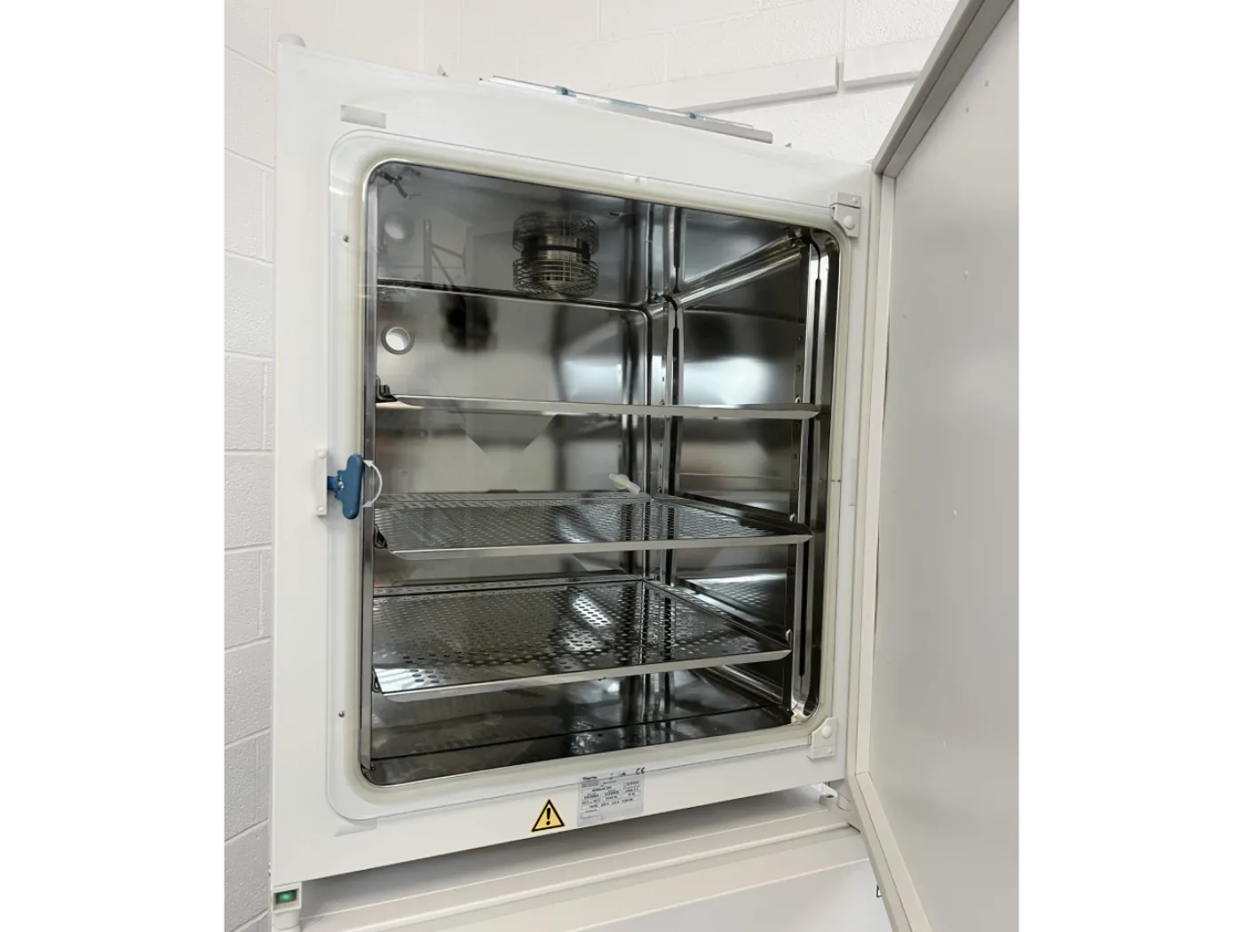 Thermo Scientific HERAcell 240i CO2 Incubator - 3