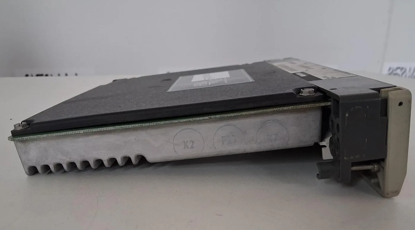 Modicon AS-B827-032 I/O Module - 6