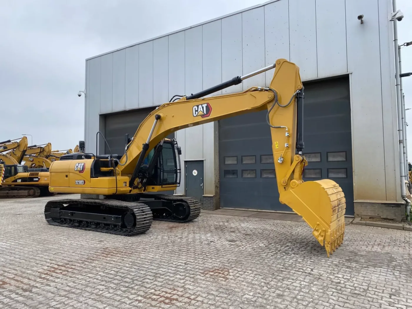 Caterpillar 323D3 - 7