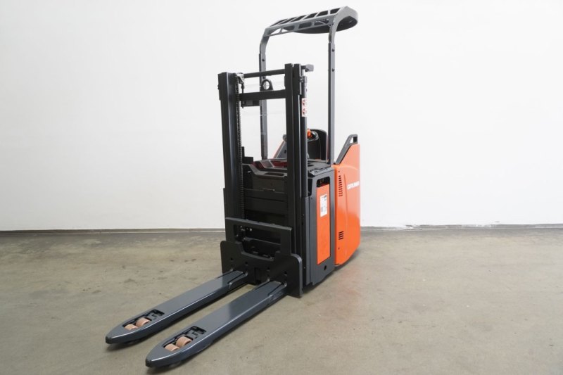 Hochhubwagen Linde D 12 SP 133 (2020)