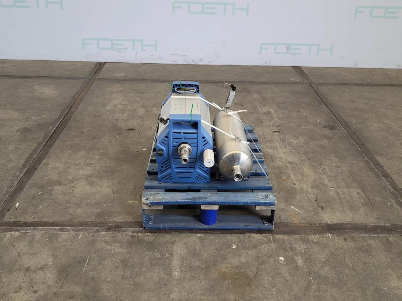 Vacuubrand ME 16C NT Vario - Vacuum pump - 2
