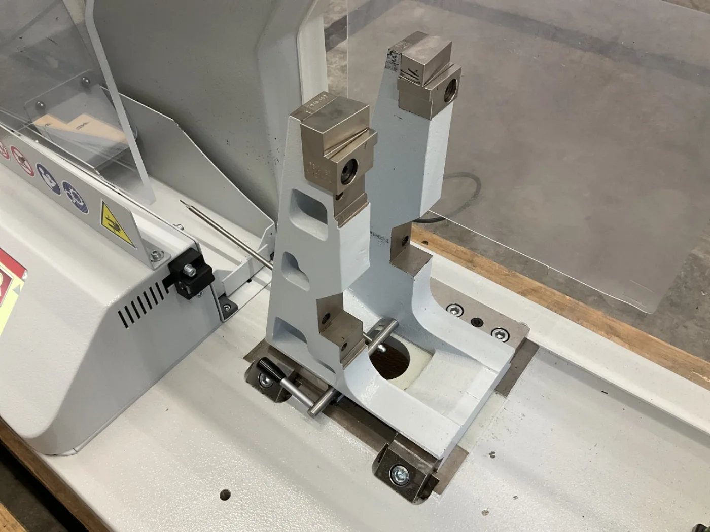 Instron Ceast 9050 pendulum impact tester - Miscellaneous - 4