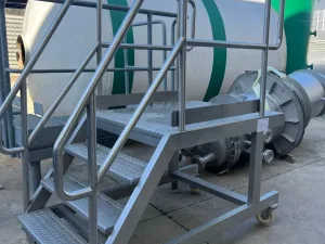 STAINLESS STEEL LADDER WITH WHEELS