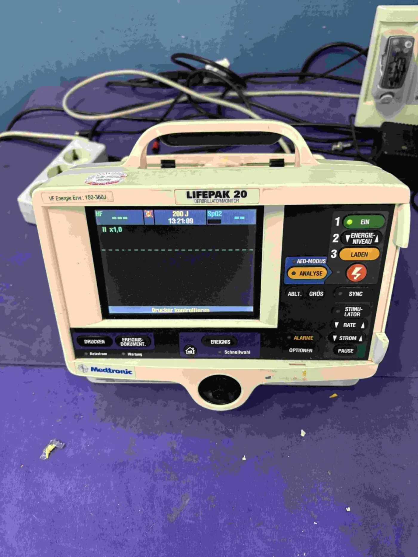Lifepak 20 (Used, very good) - 4