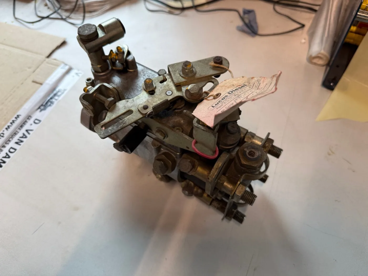 Injectiepomp Lucas 2.5L Diesel (nieuw) - 1
