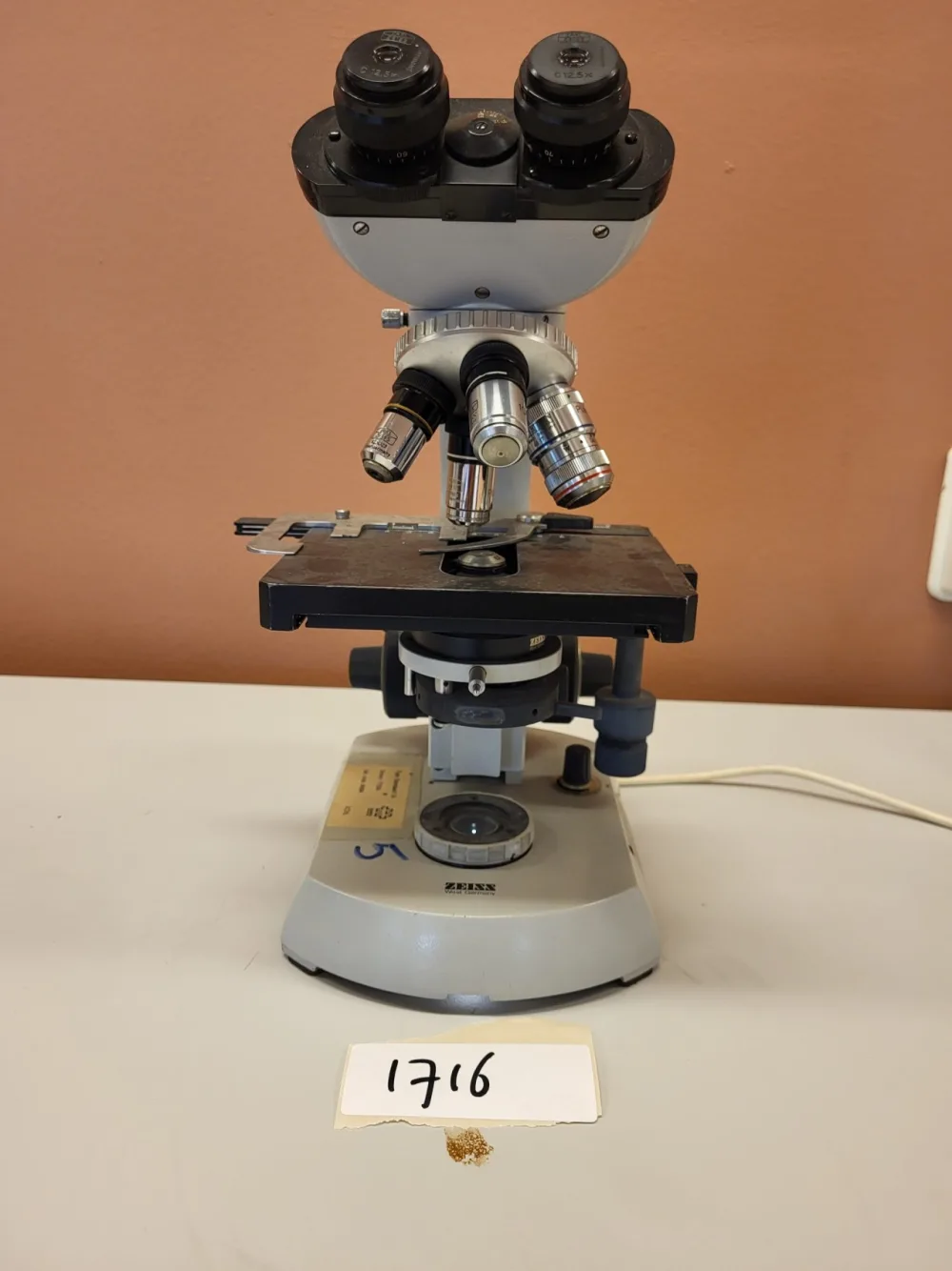 1716 - Used vintage Zeiss microscope