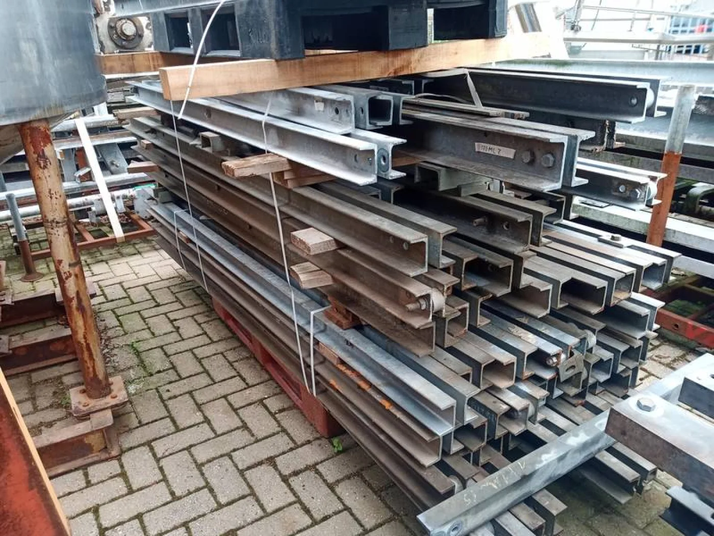 Dubbel UNP galvanised beams - 5