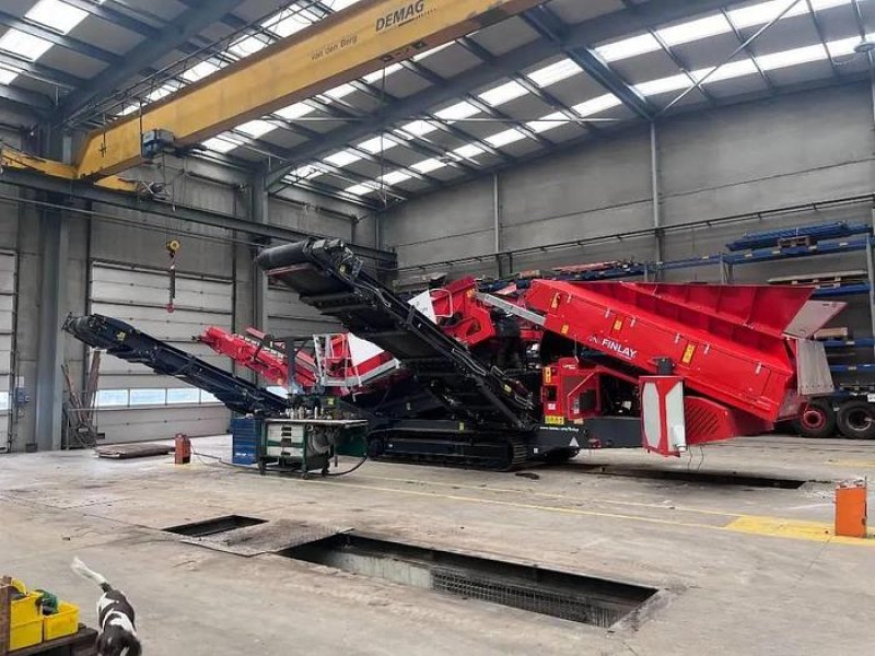 2023 Terex Finlay 883+ E Mobile Scalping Screener