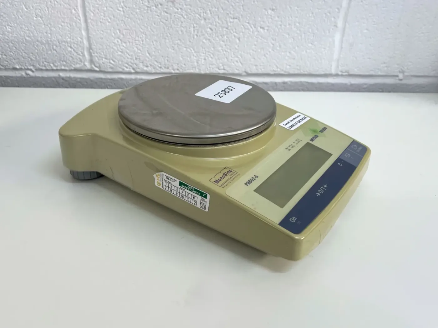 Mettler Toledo PB602-S Precision Balance - 3