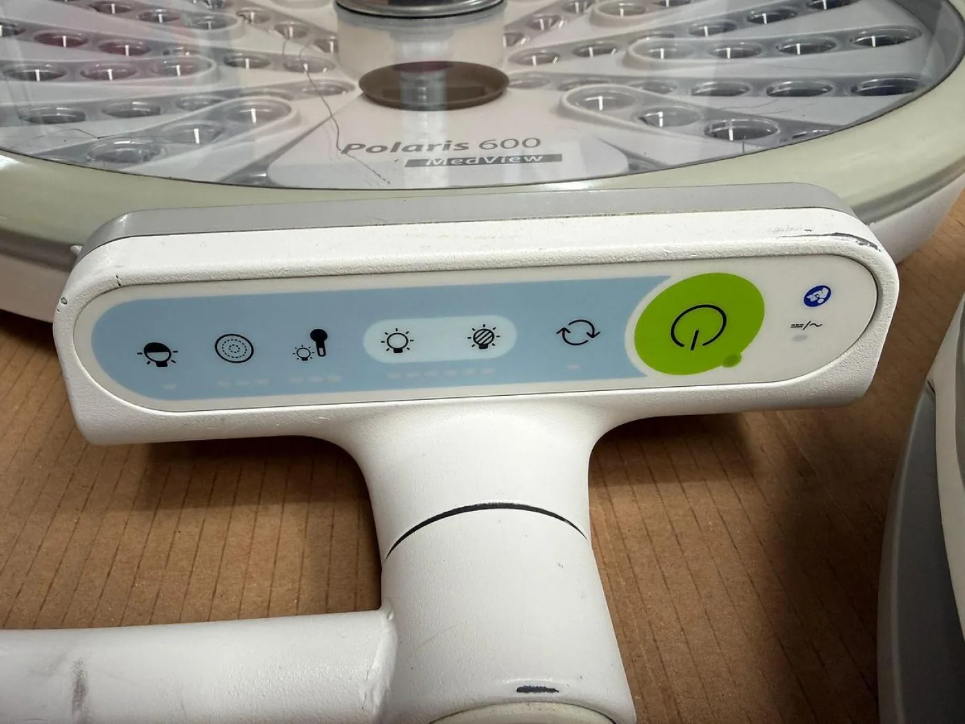 Dräger Polaris 600 MedView LED Dual Light with 24-32 Inch LCD Monitor Holder YOM: 2019 - 7