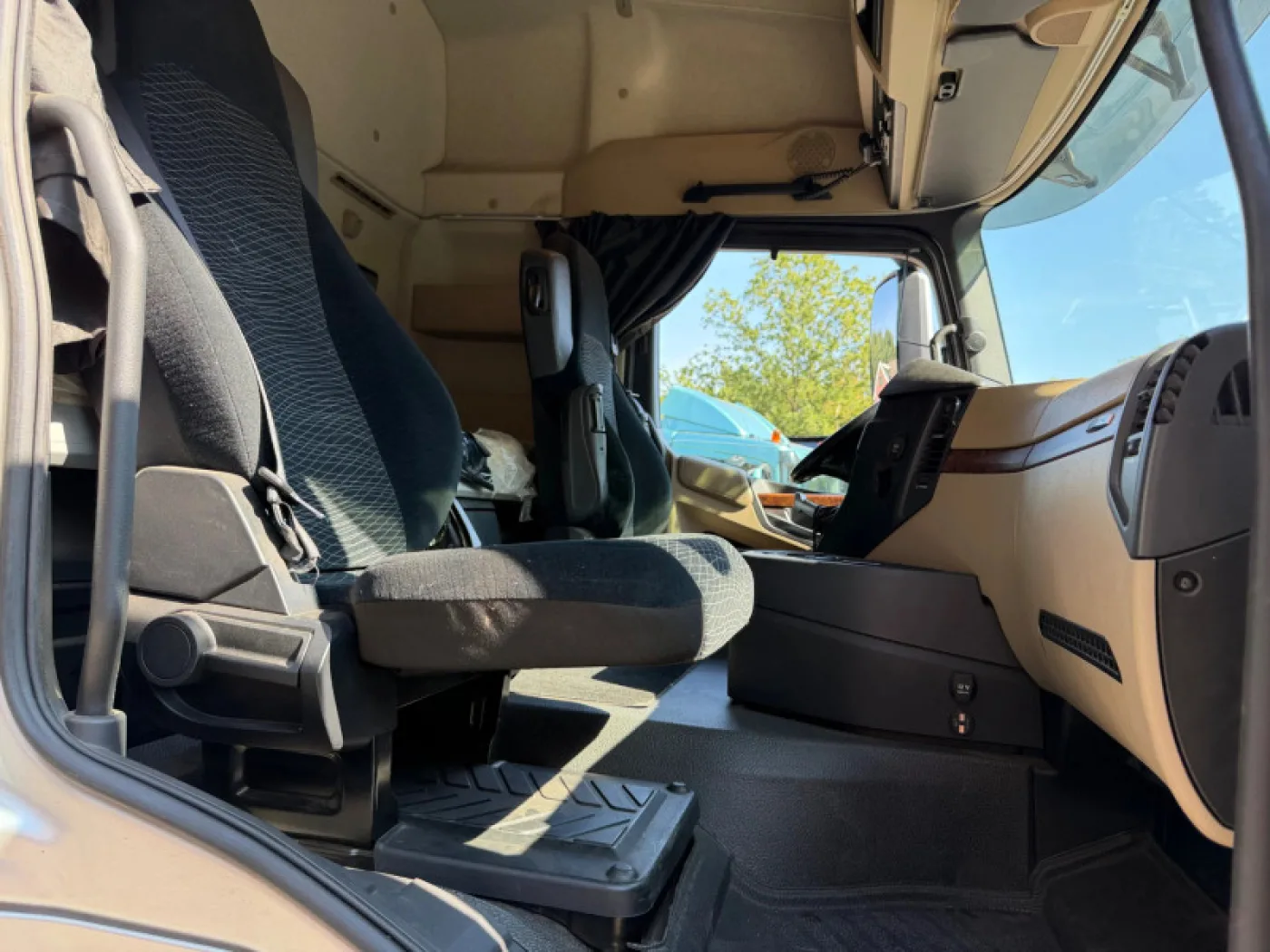Mercedes-Benz Actros 2142 4x2 Hydraulic NL Truck - 6