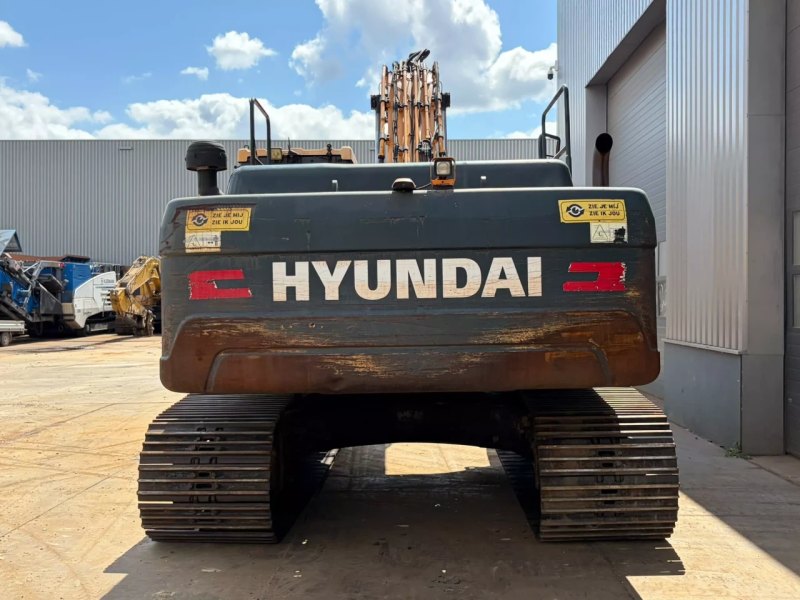 Hyundai HX330L