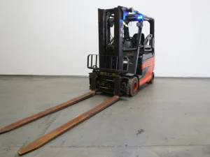 Frontstapler Linde E 25/600 HL 387 (2012)