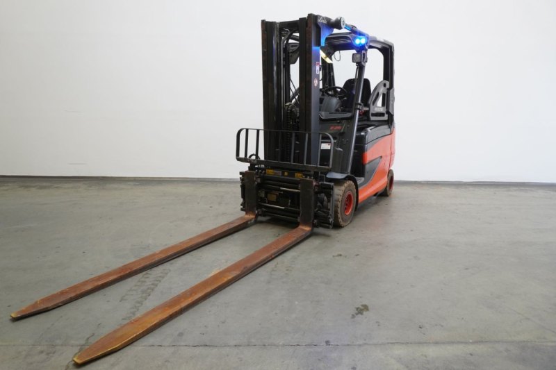 Frontstapler Linde E 25/600 HL 387 (2012)