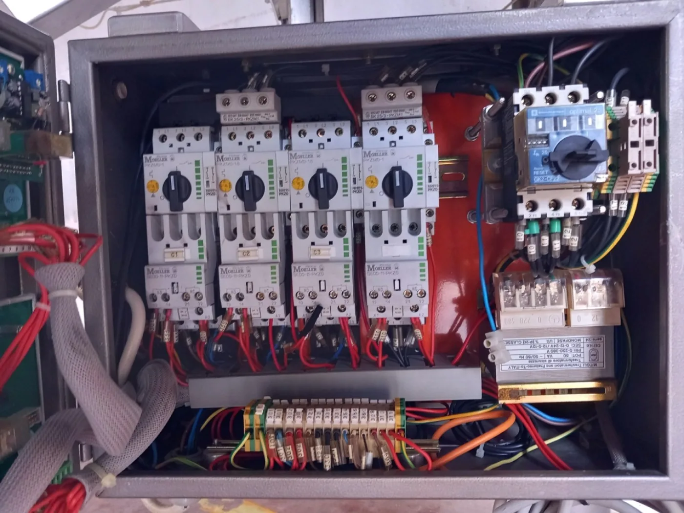 ORIENTATORE ALIMENTATORE VIBRANTE PER TAPPI – GAMA - 3