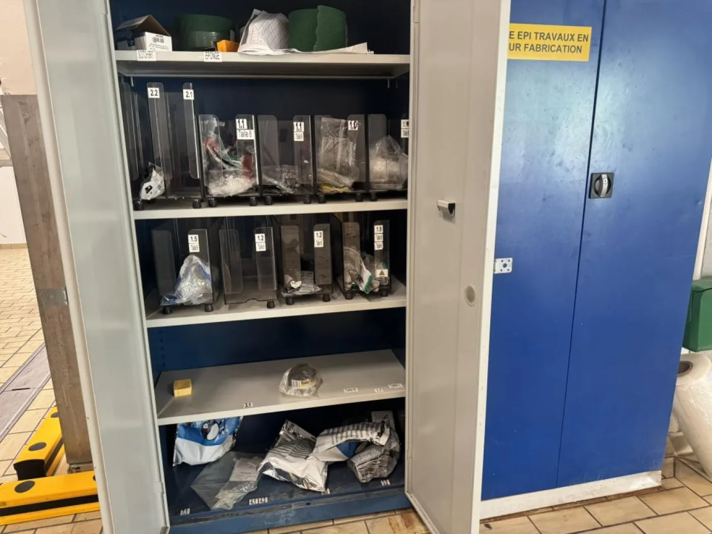 storage cabinets 2x - 4