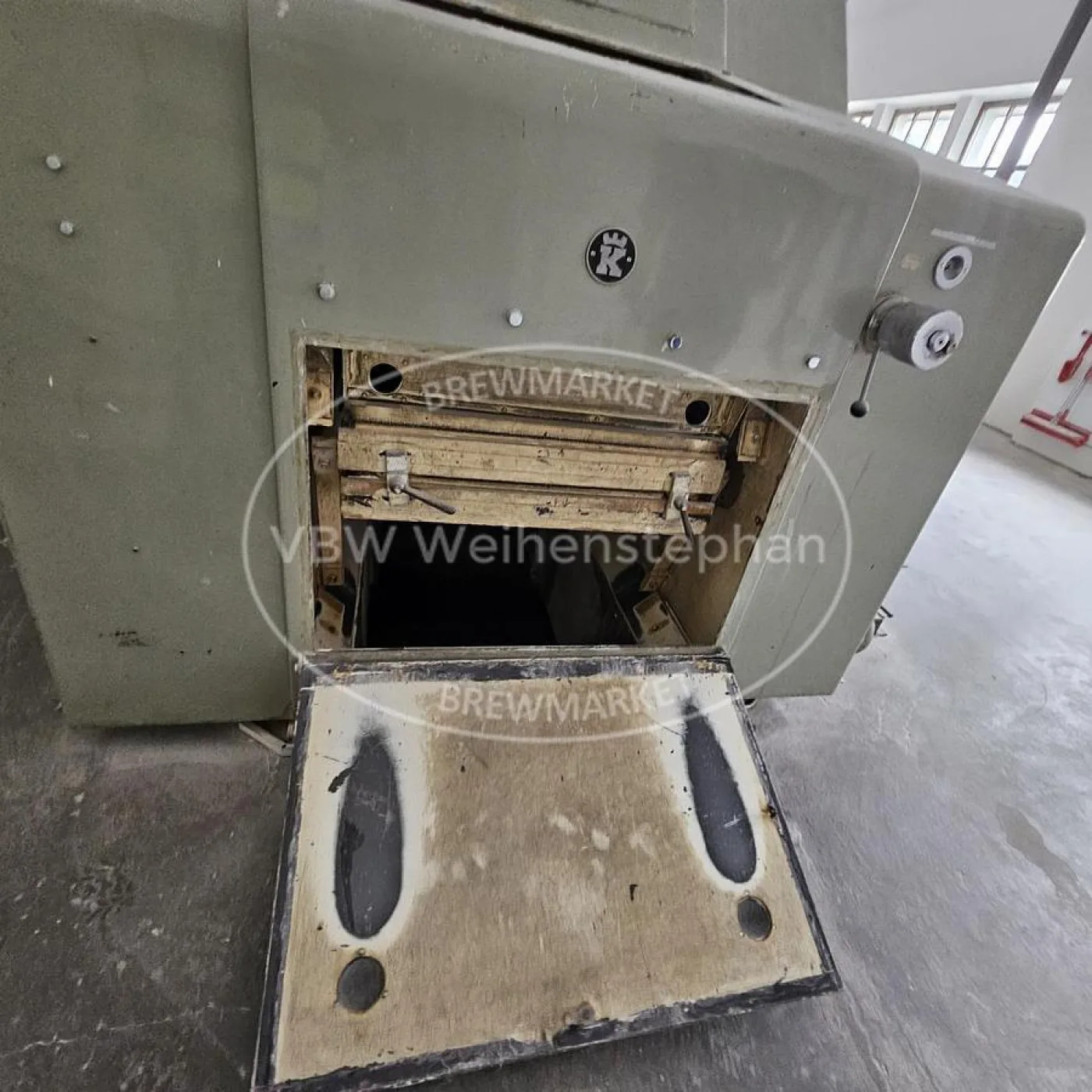 Six-roll crushing mill, including feed screw with conditioning - 7