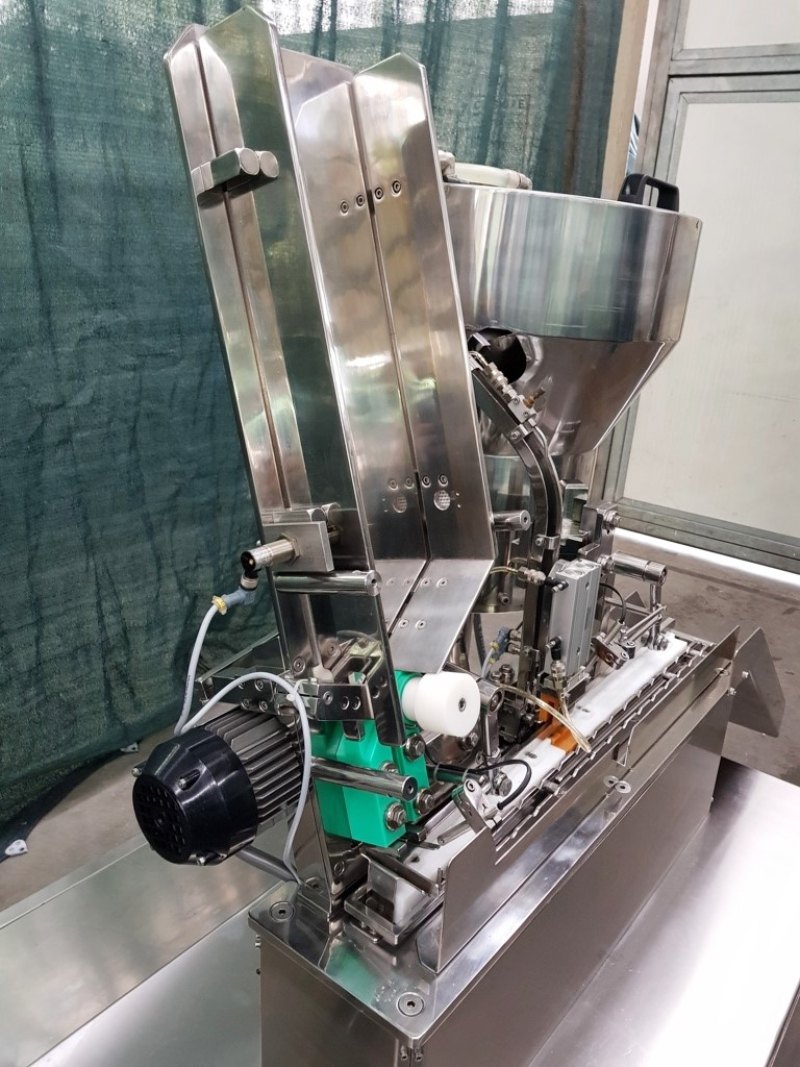 ALIMENTATORE ASSEMBLATORE PER SIRINGHE – COMAS MOD. FGP15