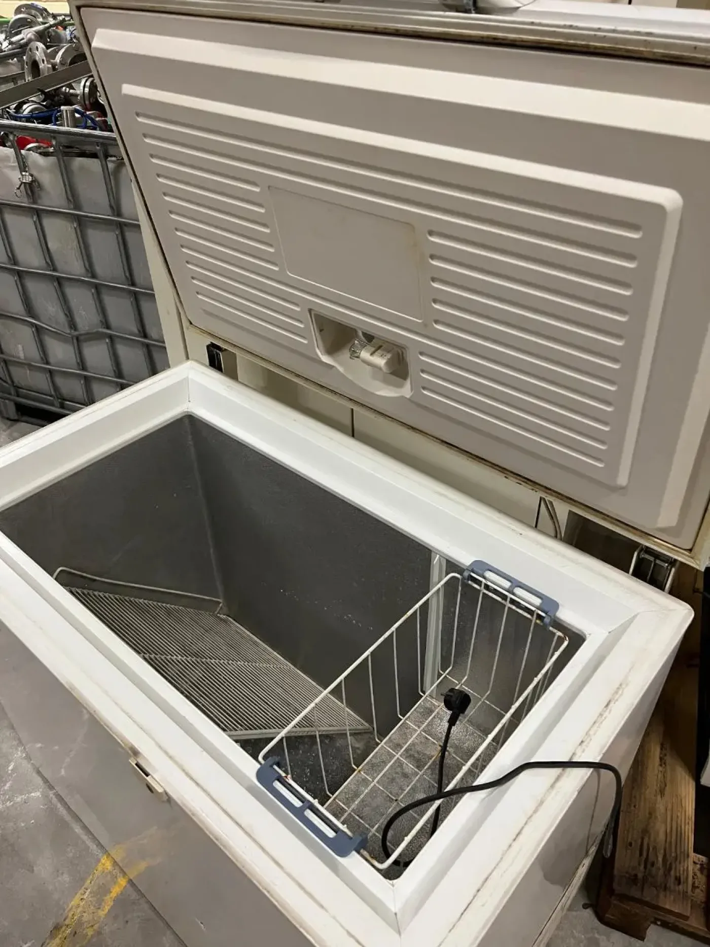 USED P. SELECTA 2101040 LABORATORY FREEZER - 4