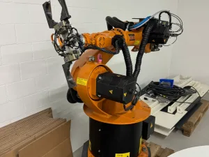 023568 - KUKA KR 16