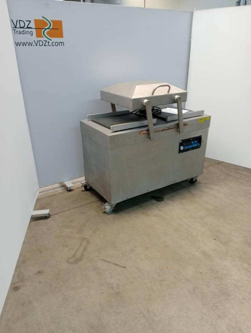 Double chamber vaccuum machine