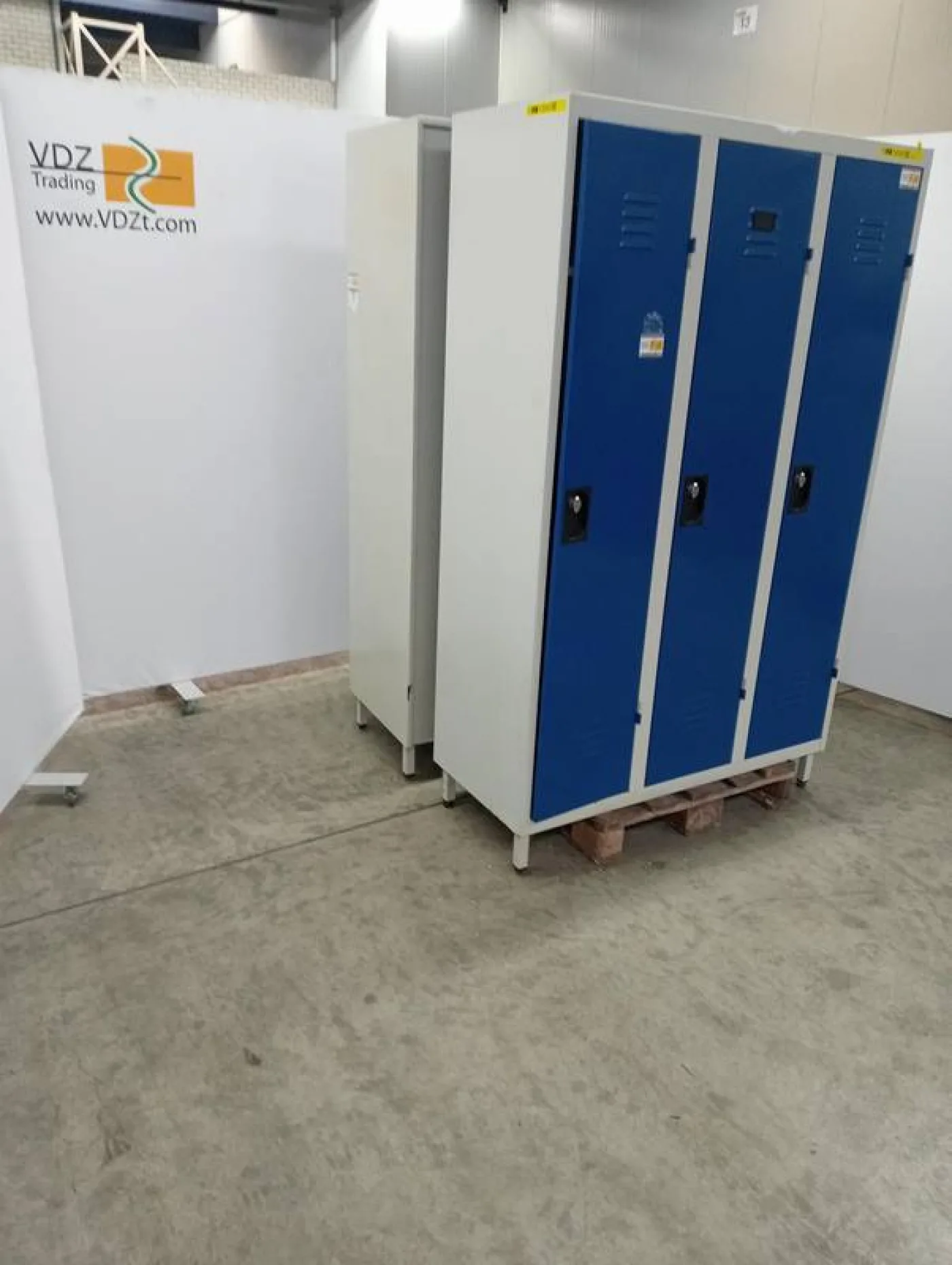 Locker - 1