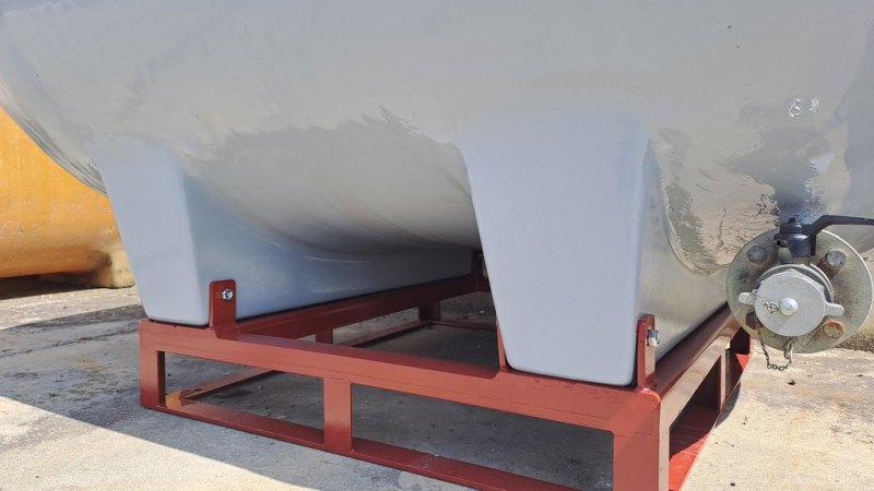 FIBERGLASS TANK CMP FOR CARRIAGE, CAPACITY 1500 LITERS ABOUT, SECOND-HAND EQUIPMENT