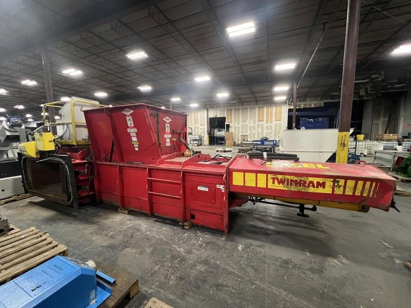 EXCEL 2R9 Baler